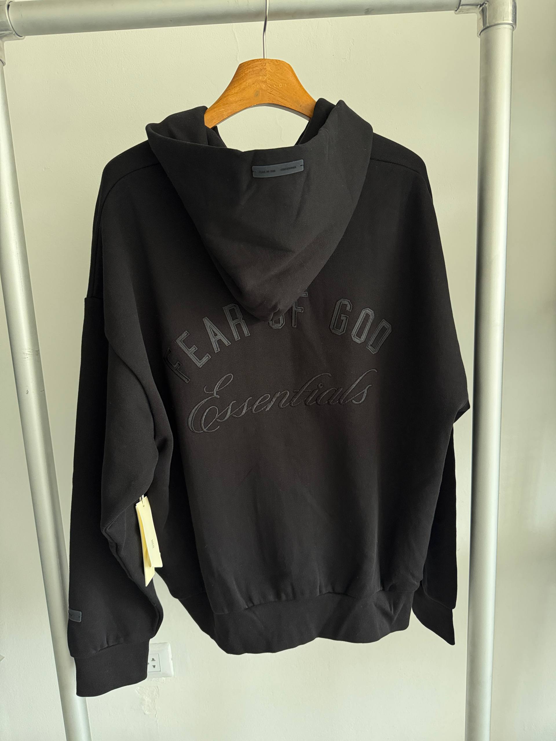 FEAR OF GOD ESSENTIALS
hoodie Classic con cierre