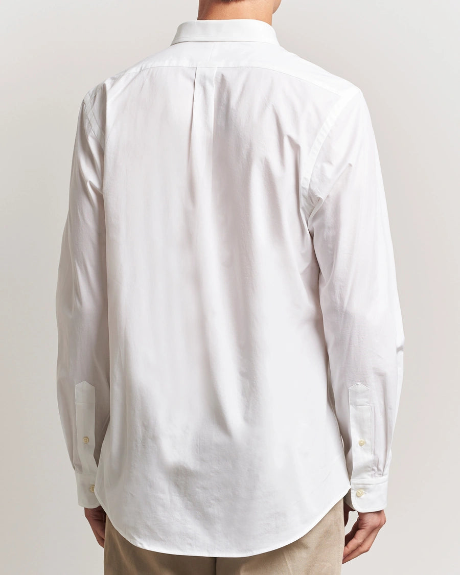 Camisa de popelina blanca de corte entallado
