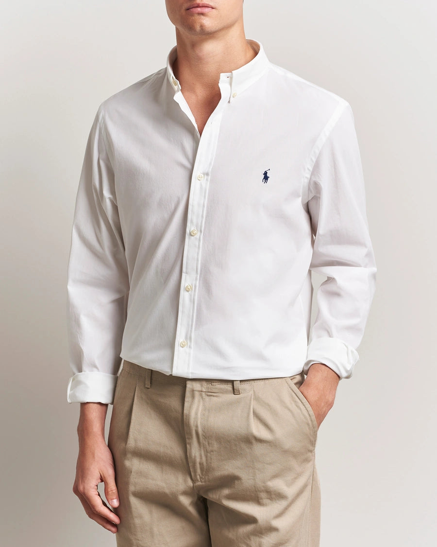 Camisa de popelina blanca de corte entallado