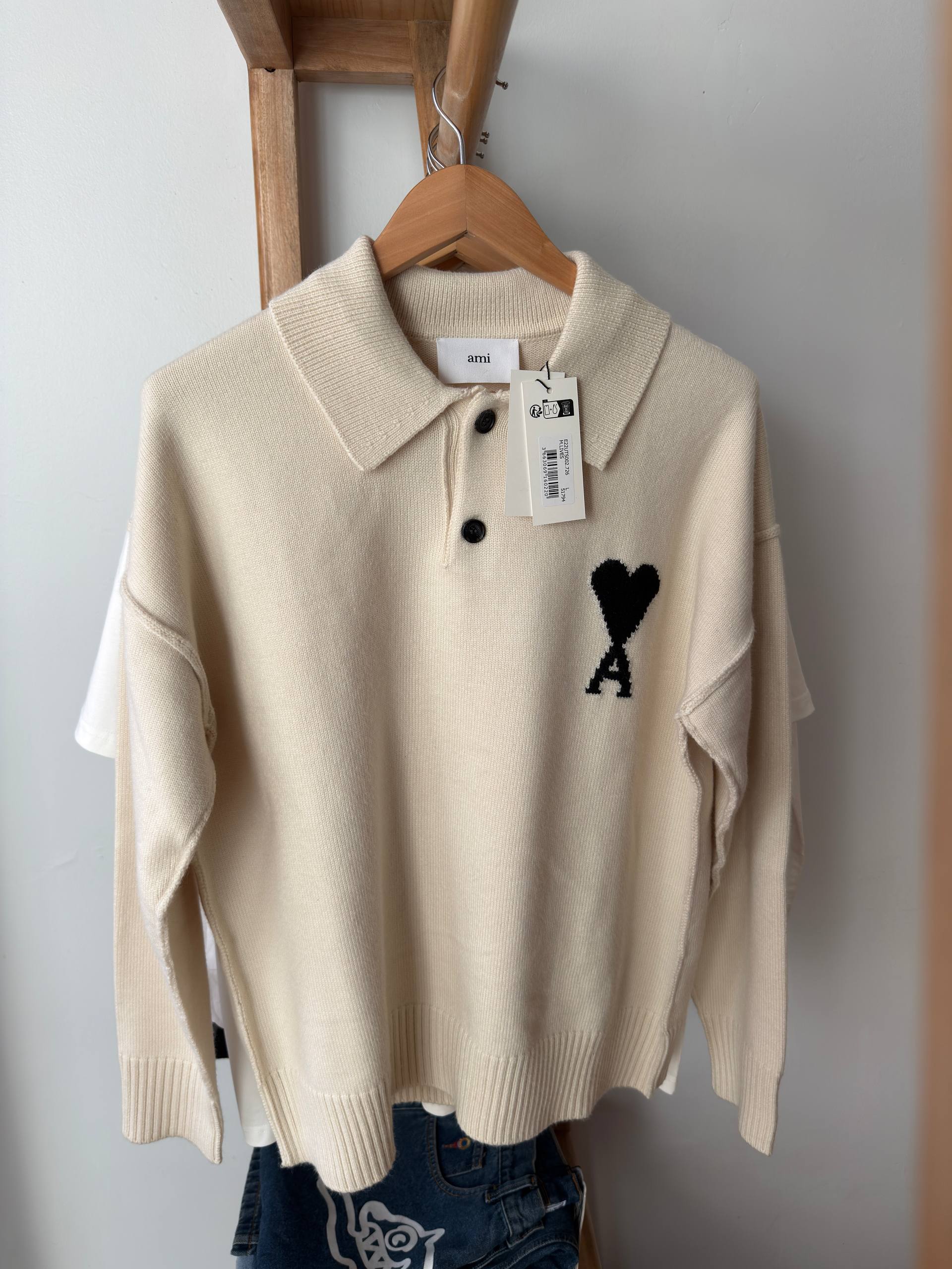 Ami Paris Ami de Coeur en color beige